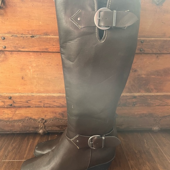 Brand New Aerosoles wide calf heeled wedge boot - Picture 2 of 5